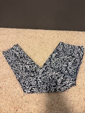 Nike Black and White Dri-FIT Printed Leggings